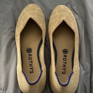 Rothy's Beige Women's Flats with Blue Trim Size 10